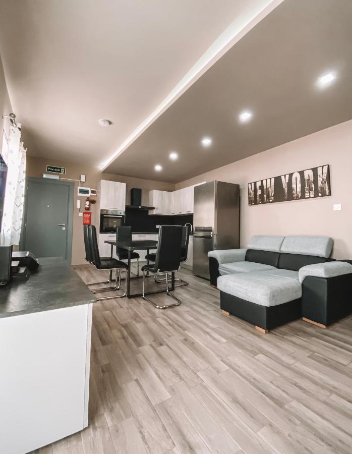 Lovely Modern In St.julian Appartement *